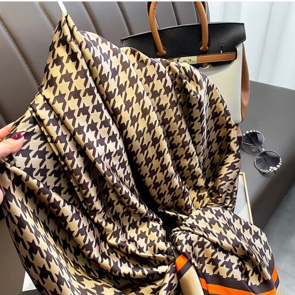 High quality long silk satin scarf 🧣 - Picture 2 of 5